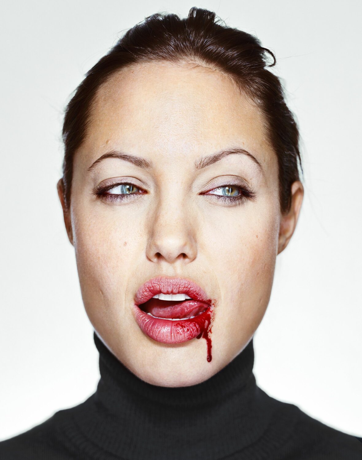 Martin Schoeller: Angelina Jolie with Blood