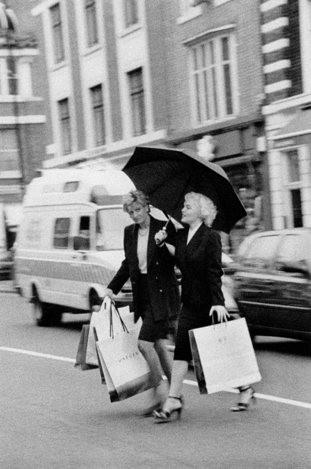 Alison Jackson: Marilyn and Diana Shopping