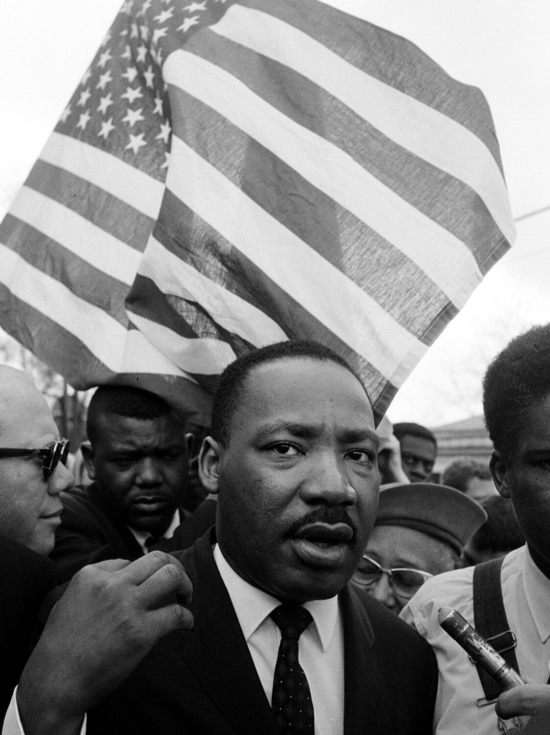 Steve Schapiro: Martin Luther King Jr. with Flag
