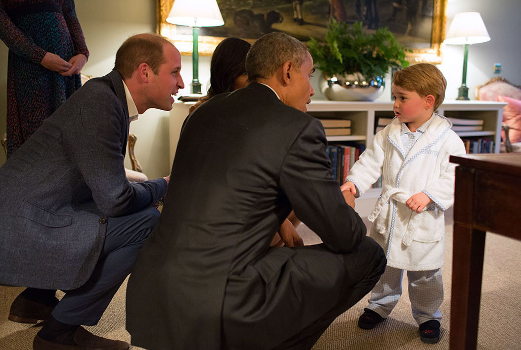 Pete Souza: Barack Obama meets Prince George at Kensington Palace