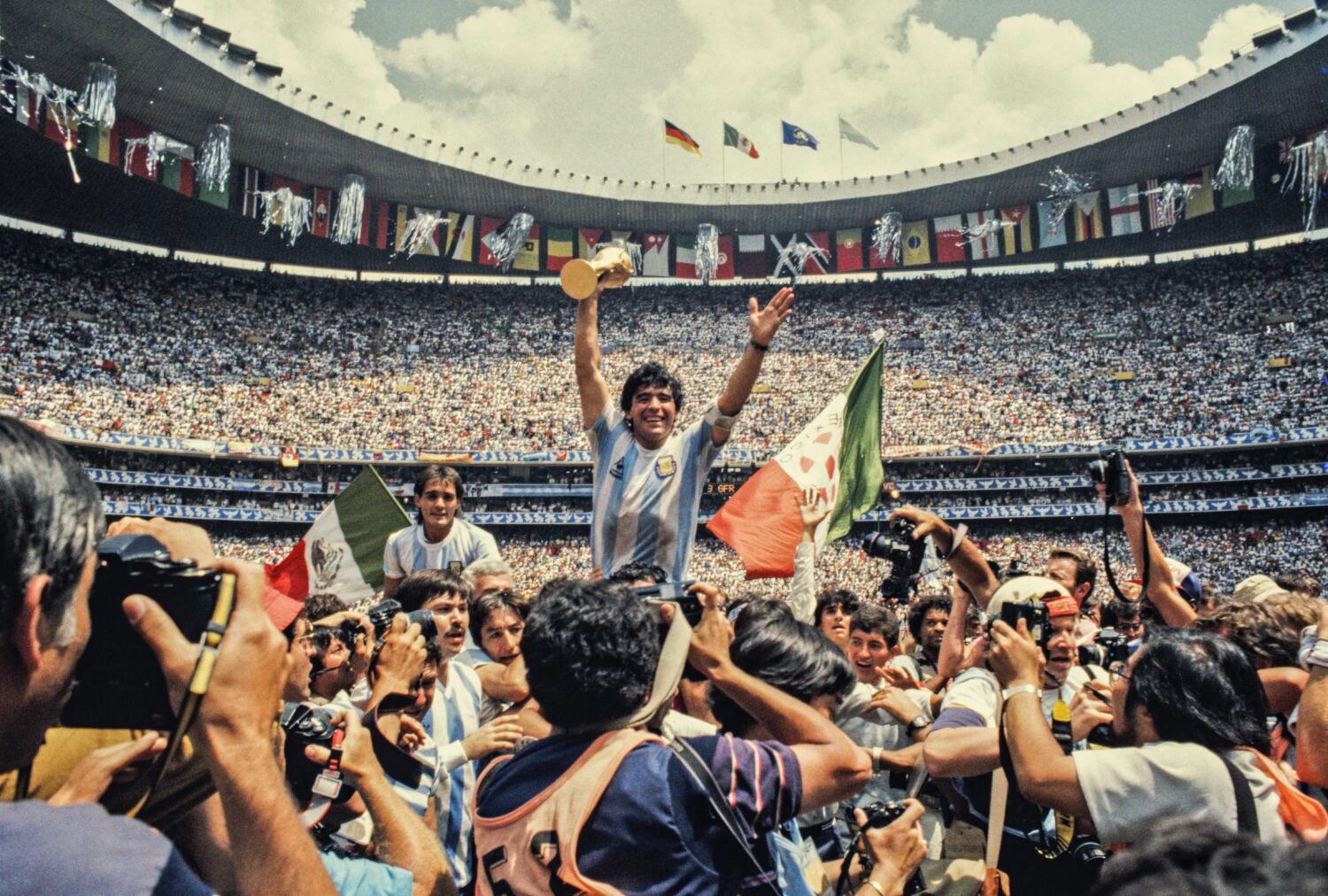 David Yarrow: Maradona (Colour)